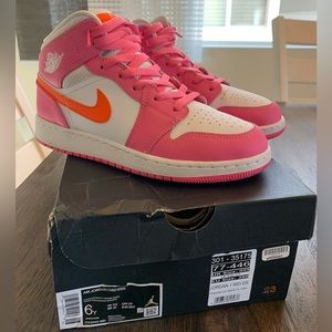 Air Jordan 1 Mid GS ‘Pinksicle Orange’